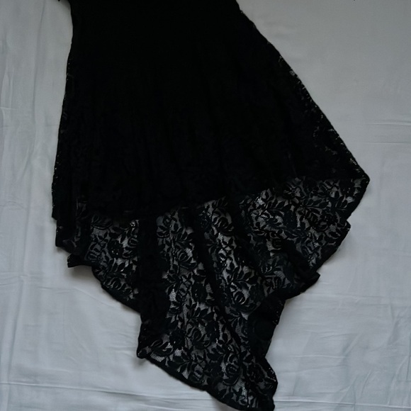 ⭐️MINKPINK Lace Hi Low Dress⭐️ - Picture 9 of 15